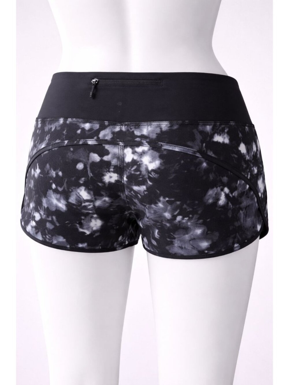 Lululemon Run Times size 6 Dusk Dye Black & White Shorts Women's Athletic